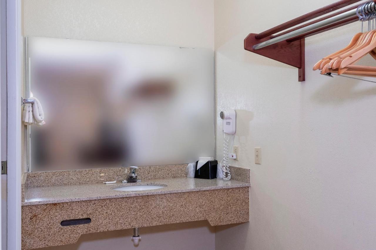 Red Roof Inn & Suites רומא מראה חיצוני תמונה
