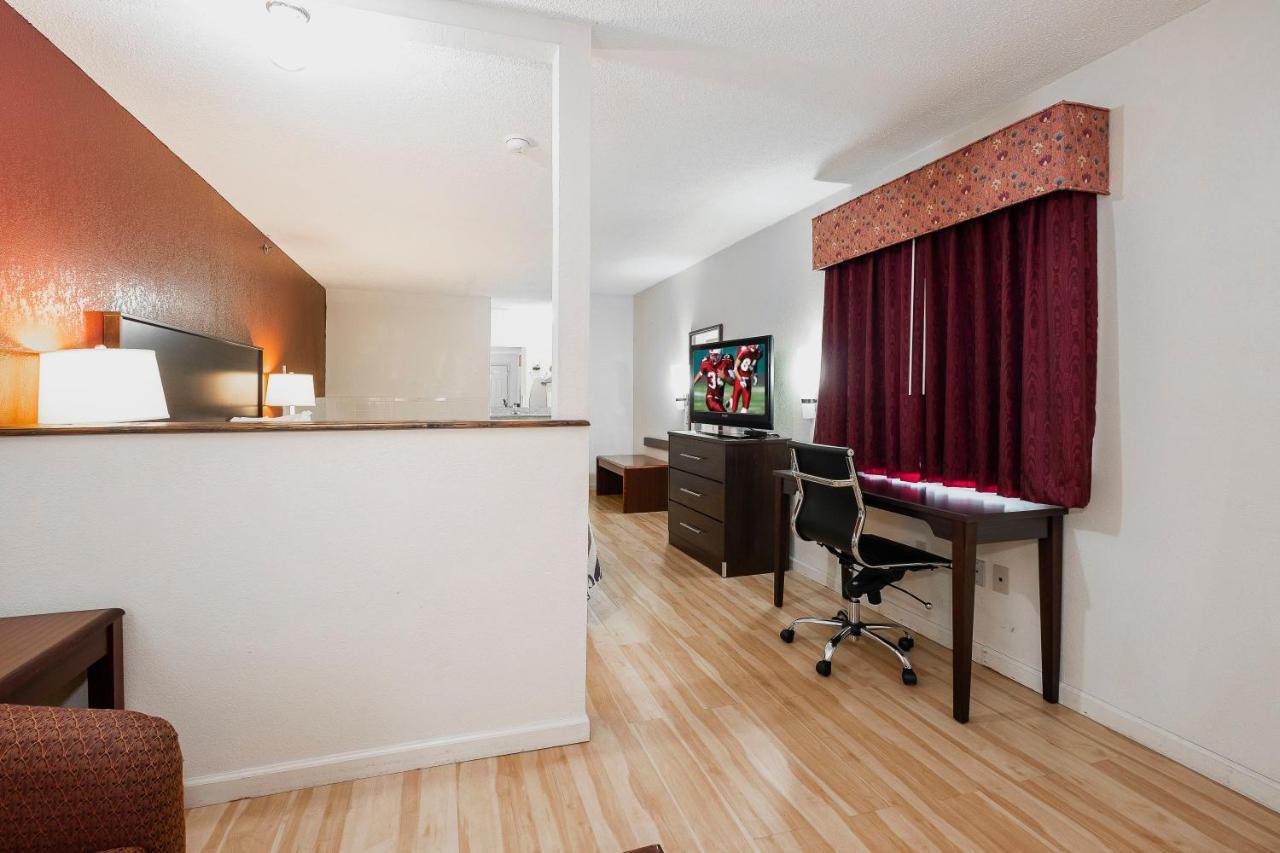 Red Roof Inn & Suites רומא מראה חיצוני תמונה