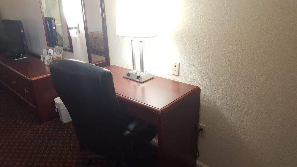 Red Roof Inn & Suites רומא מראה חיצוני תמונה