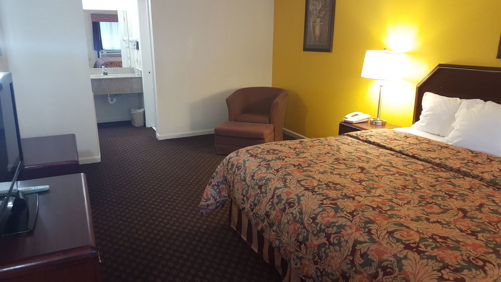 Red Roof Inn & Suites רומא מראה חיצוני תמונה