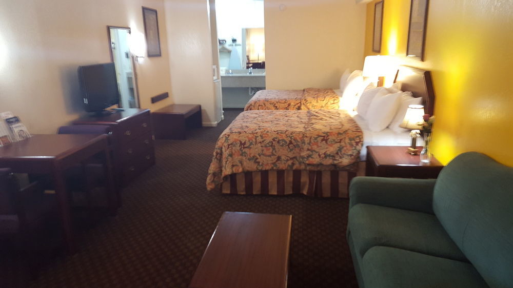Red Roof Inn & Suites רומא מראה חיצוני תמונה