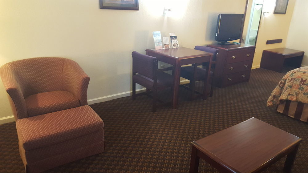 Red Roof Inn & Suites רומא מראה חיצוני תמונה